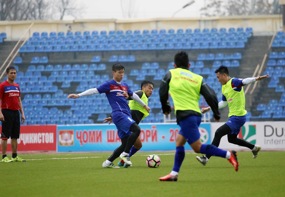 Sau buổi tập hôm qua, tuyển Việt Nam được 'đặc cách' thêm một buổi tập sân thi đấu trong chiều nay. (Ảnh: VFF)