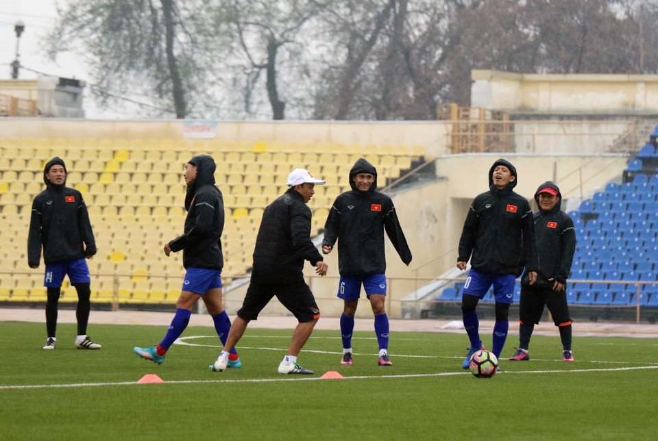 Những cầu thủ vừa trở lại như Vũ Minh Tuấn, Nguyễn Văn Quyết đều giữ được thể lực sung mãn. (Ảnh: VFF)