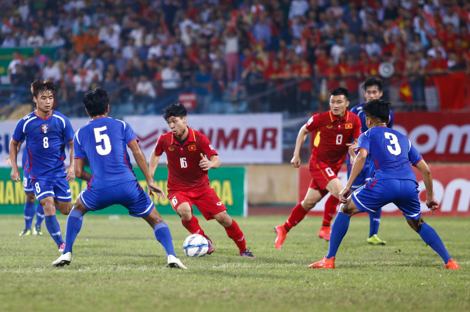 Bản thân Công Phượng vẫn gây thất vọng dù đã ghi bàn. Anh có quá nhiều pha đi bóng tối và chưa cho thấy sự tiến bộ rõ ràng. (Ảnh: Minh Chiến/Vietnam+)