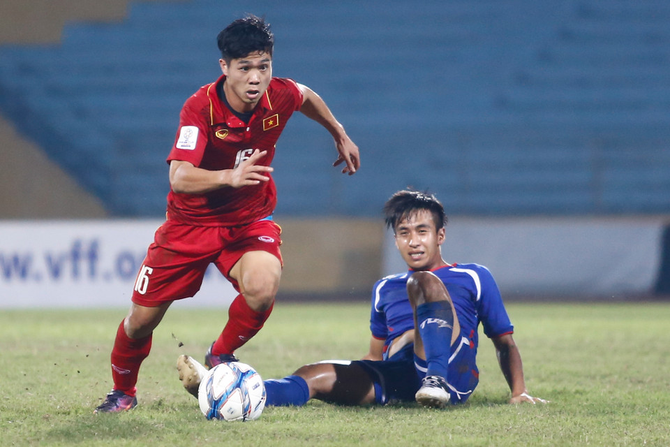 Bế tắc trong tấn công tập thể, tuyển Việt Nam phải trông chờ vào sự đột biến từ Công Phượng. (Ảnh: Minh Chiến/Vietnam+)