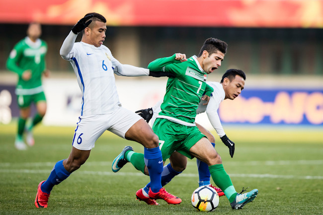 Tiền vệ nhỏ con Hussein Ali (số 7) là cái tên các hậu vệ U23 Việt Nam phải đặc biệt chú ý. Anh chỉ cao 1m63 nhưng cực kỳ tốc độ và sáng tạo. Hoạt động ở biên phải, Hussein Ali sẽ khiến Đoàn Văn Hậu có một ngày vất vả. (Ảnh: AFC)