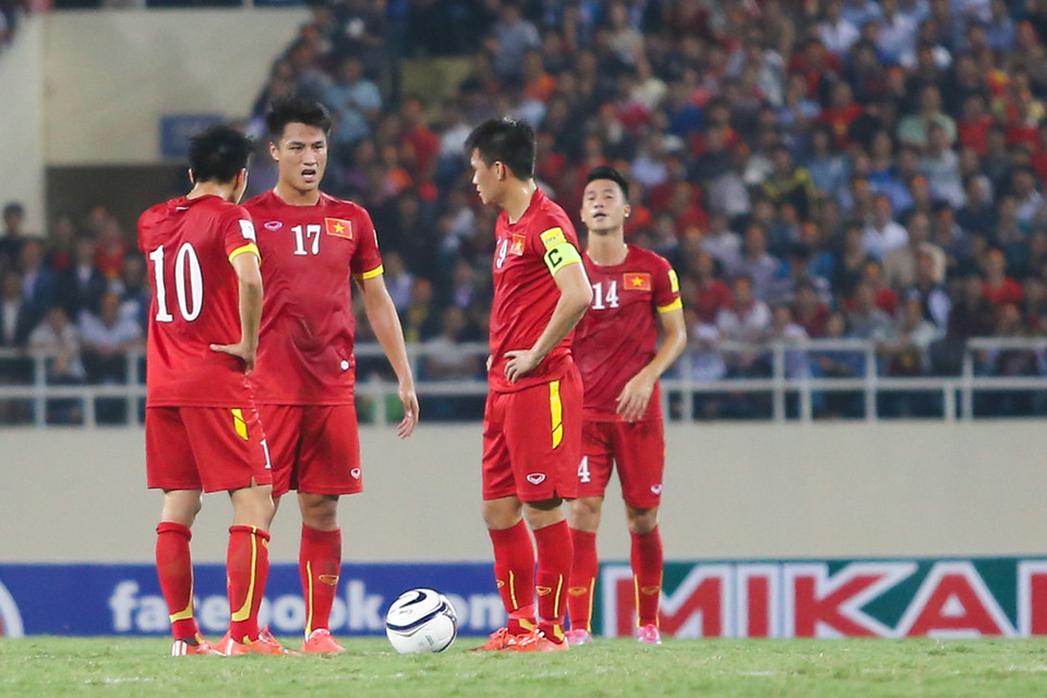 Đội bóng áo đỏ tiếp tục nhận bàn thua thứ hai ở phút 56 sau tình huống phản lưới của Đinh Tiến Thành. (Ảnh: Minh Chiến/Vietnam+)