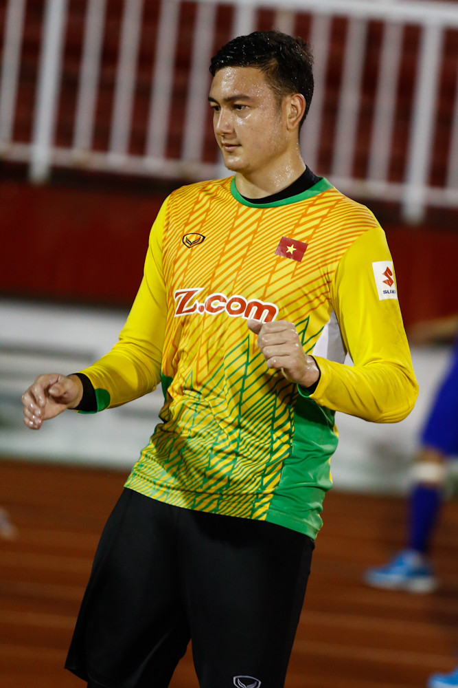 Hiện tung tích của Văn Lâm vẫn đang là ẩn số. Huấn luyện viên Việt Hoàng cho rằng Văn Lâm có phần lỗi lớn trong việc này còn Lãnh đạo Liên đoàn bóng đá Việt Nam khẳng định họ sẽ xử lý triệt để vụ việc đồng thời mong Văn Lâm tiếp tục ở lại Việt Nam chơi bóng và khoác áo tuyển quốc gia. (Ảnh: Minh Chiến/Vietnam+)