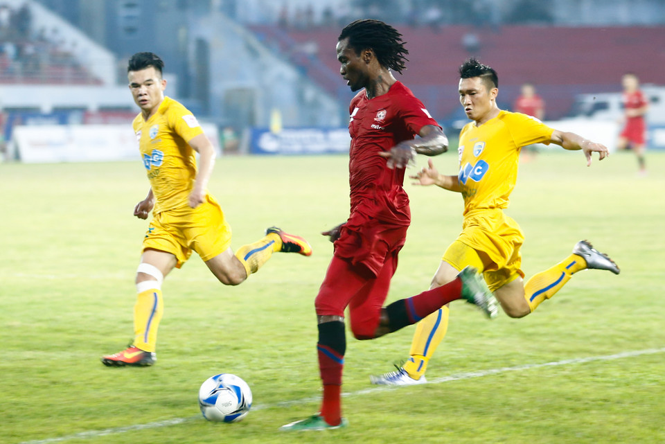 Fagan tạo ra ít nhất hai cơ hội ăn bàn tuyệt vời nhưng đồng đội không tận dụng được. (Ảnh: Minh Chiến/Vietnam+)