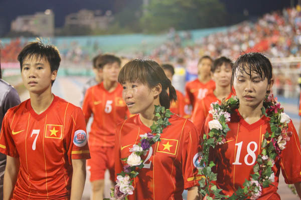 Nước mắt đã rơi trên khuôn mặt rất nhiều tuyển thủ nữ. (Ảnh: Minh Chiến/Vietnam+)