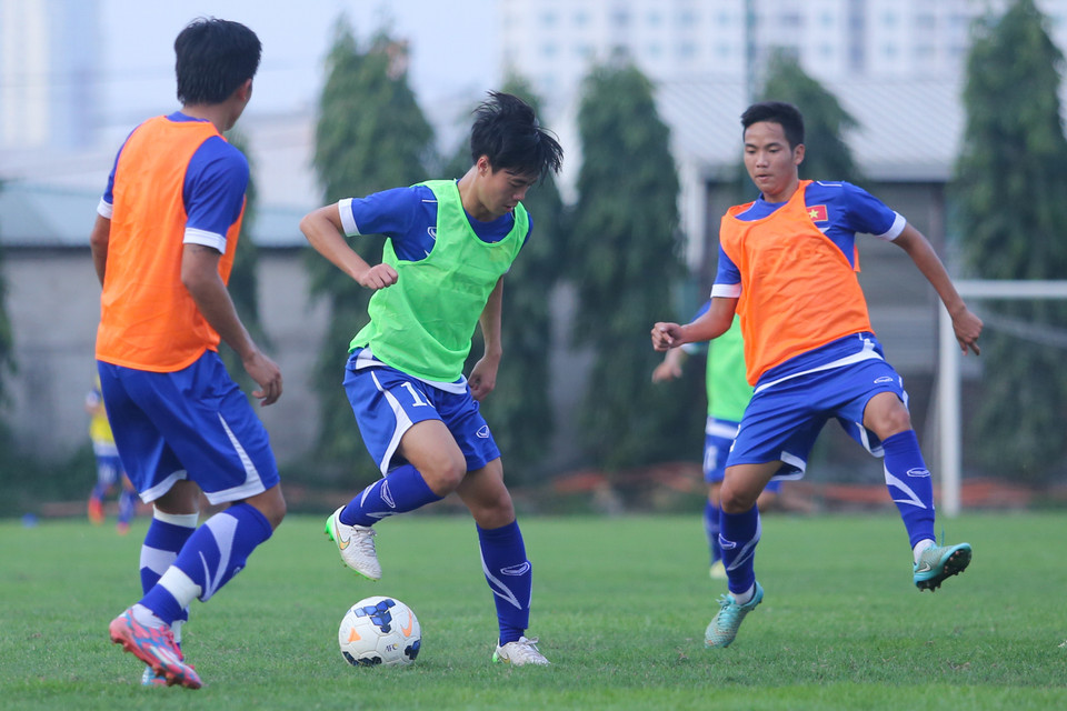 Văn Toàn có cú đánh gót điệu nghệ cho đồng đội. Tiền đạo của Hoàng Anh Gia Lai đã hòa nhập rất tốt với hai bàn thắng trong buổi tập chiều qua. (Ảnh: Minh Chiến/Vietnam+)