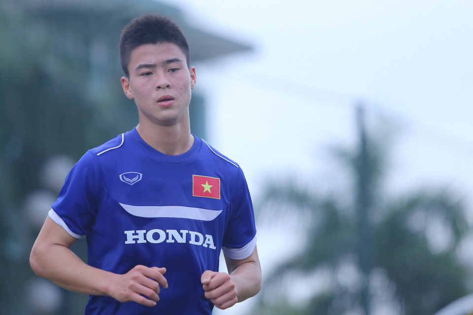 Duy Mạnh mới trở lại tập chung cùng đội tuyển. Tiền vệ của Hà Nội T&amp;T cũng đã phải tập riêng suốt bốn buổi trước đó. (Ảnh: Minh Chiến/Vietnam+)