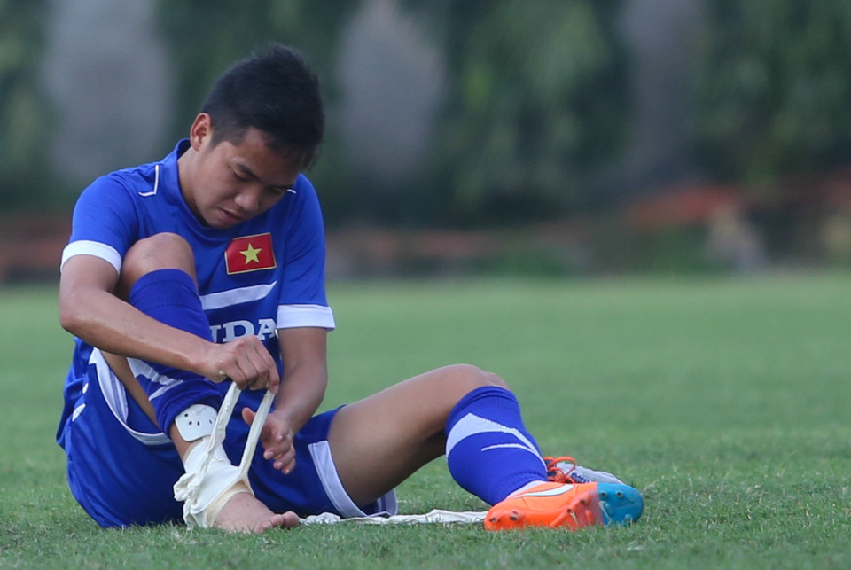 Với cường độ tập luyện hiện tại, khả năng hồi phục chấn thương của Lê Thanh Bình (Thanh Hóa) sẽ bị hạn chế đi rất nhiều. (Ảnh: Minh Chiến/Vietnam+)