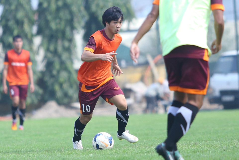 Đội trưởng của U19 Việt Nam đang tỏ ra rất sung sức. (Ảnh: Minh Chiến/Vietnam+)