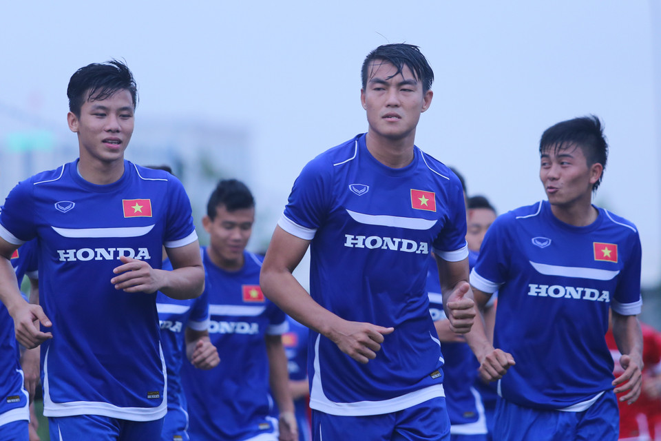 Các cầu thủ tỏ rõ sự mệt mỏi sau buổi tập. Ông Miura vẫn chưa cho họ nghỉ một buổi nào kể từ khi lên tập trung hôm 24/2. (Ảnh: Minh Chiến/Vietnam+)