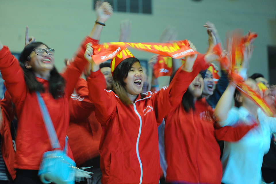 11 phút sau, Văn Quyết mang niềm vui trở lại khi ghi bàn từ chấm 11m, quân bình tỷ số cho đội bóng. (Ảnh: Minh Chiến/Vietnam+)