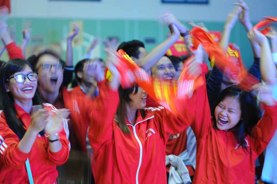 Những phút kế tiếp chứng kiến một Việt Nam tấn công tưng bừng. Nhưng các cơ hội lần lượt trôi qua trước đôi chân của Văn Quyết, Công Vinh. (Ảnh: Minh Chiến/Vietnam+)