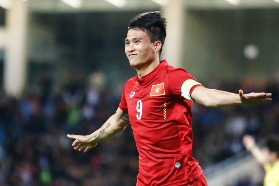 Chiến thắng 3-2 tại Mỹ Đình đã giúp tuyển Việt Nam xóa dớp 17 năm không thắng Indonesia. (Ảnh: Minh Chiến/Vietnam+) Những bàn thắng của Lê Công Vinh, Nguyễn Công Phượng và Nguyễn Văn Toàn đã mang về thắng lợi 3-2 cho đội tuyển Việt Nam trước Indonesia trong trận giao hữu tối qua (8/1) tại Mỹ Đình./.