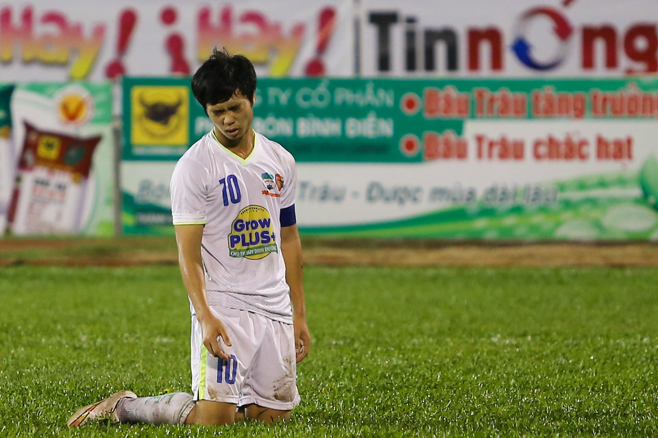 Đó cũng là một trận đấu đáng thất vọng của Phượng. Anh thất bại trước các 'đàn em' người Hàn Quốc, gần như không có tình huống nào nổi bật. (Ảnh: Minh Chiến/Vietnam+)