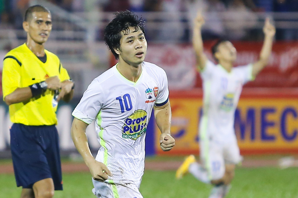 Sang hiệp hai, anh tiếp tục là người gỡ hòa 2-2, đưa trận đấu bước sang chấm luân lưu - nơi Hoàng Anh Gia Lai là đội chiến thắng. (Ảnh: Minh Chiến/Vietnam+)