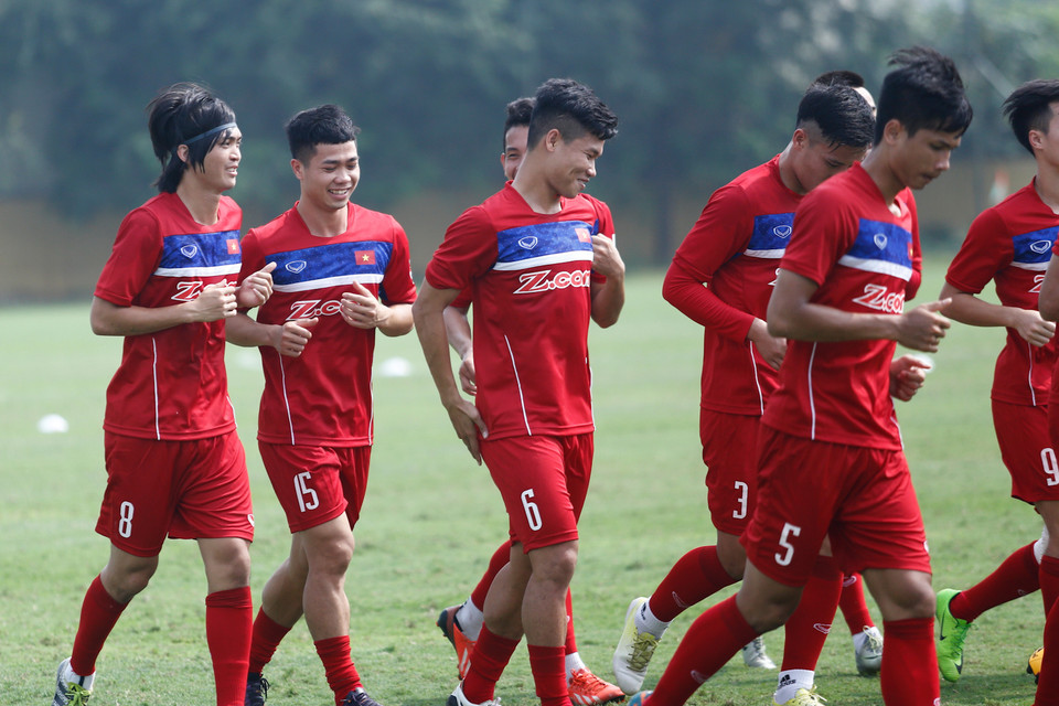 Trong quá trình chạy, Công Phượng và Tuấn Anh luôn là hai người chạy cuối hàng. (Ảnh: Tá Hiển/Vietnam+)