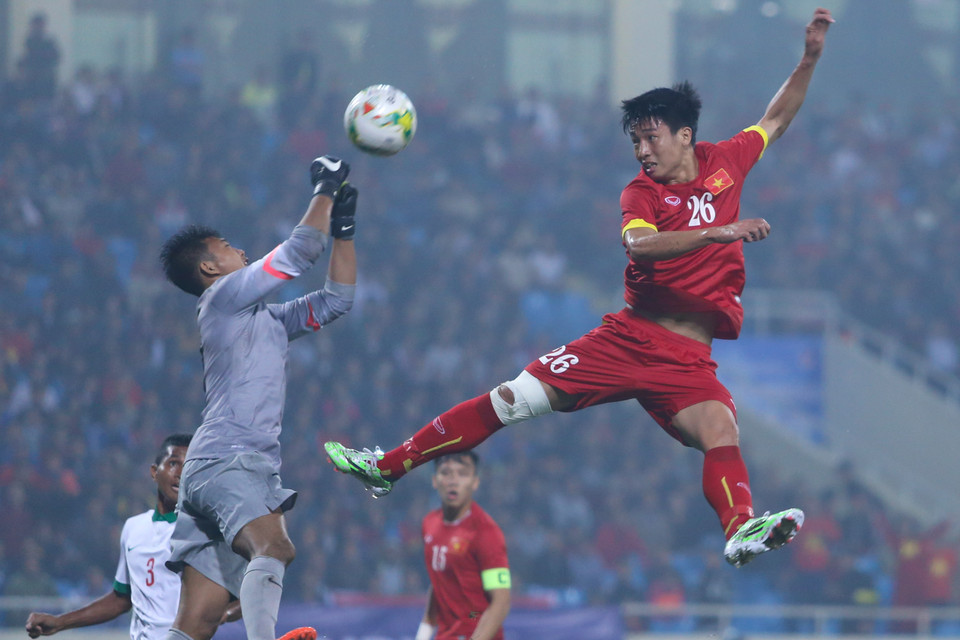 Chấn thương của các cầu thủ vẫn chưa bình phục hoàn toàn khiến sức ì của đội tuyển được thể hiện rất rõ. (Ảnh: Minh Chiến/Vietnam+)