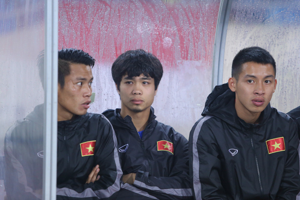 Trong khi đó, đồng đội của Tuấn Anh ở Hoàng Anh Gia Lai là Công Phượng có trận thứ hai liên tiếp dự bị. (Ảnh: Minh Chiến/Vietnam+)