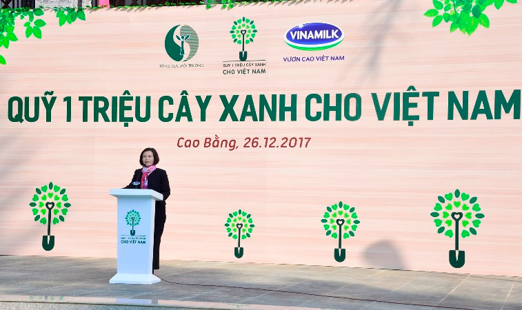Bà Bùi Thị Hương – Giám đốc điều hành Vinamilk phát biểu tại buổi Lễ. (Nguồn: Vinamilk)