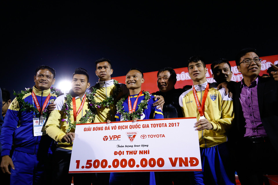 Trọng Hoàng và các đồng đội đã có một mùa giải tương đối thành công. (Ảnh: Minh Chiến/Vietnam+)