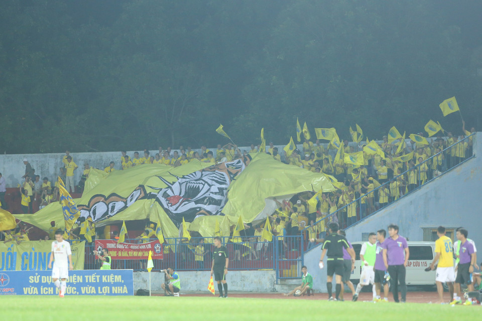 Với chiến thắng này, Hà Nội T&amp;T lần đầu tiên trở lại tốp bốn ở V-League 2015. (Ảnh: Minh Chiến/Vietnam+)