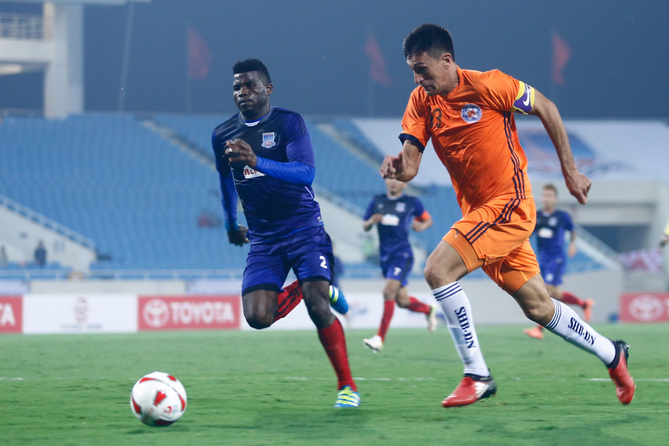 Nhưng họ bất ngờ phải nhận bàn thua ở phút 55. Người ghi bàn cho đối phương là Esoh Omogba. (Ảnh: Minh Chiến/Vietnam+)