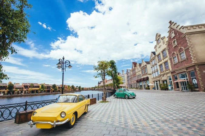 Phố Âu đưa du khách lạc vào khoảnh khắc những ngày đầu năm mới rộn ràng tại Châu Âu xa xôi. (Ảnh: CTV)