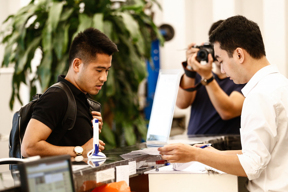 Âu Văn Hoàn của Bình Dương chắc chắn là một trong những cầu thủ đẹp trai nhất đội tuyển. (Ảnh: Minh Chiến/Vietnam+)