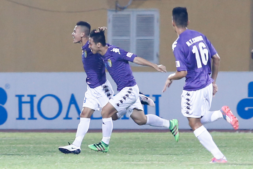 Quang Hải nhân đôi cách biệt cho Hà Nội T&amp;T ở phút 52. (Ảnh: Minh Chiến/Vietnam+)