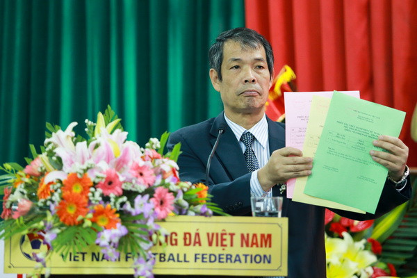 Ông Ngô Lê Bằng bắt đầu thủ tục cho quá trình bầu các phó chủ tịch. (Ảnh: Minh Chiến/Vietnam+)