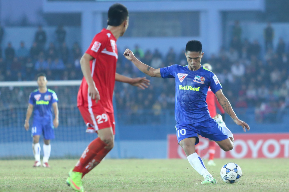 Sau trận đấu, ông Graechen thừa nhận hàng công Hoàng Anh Gia Lai đã chơi quá kém. Đã lâu lắm rồi, hàng công áo xanh mới không thể chọc thủng lưới đối thủ. (Ảnh: Minh Chiến/Vietnam+)