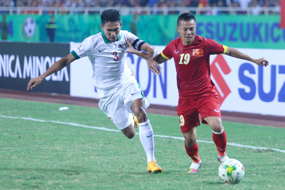 Bàn thắng ấy khiến các cầu thủ Việt Nam càng hăng máu. Họ dồn lên tấn công và đã có những phút tưng bừng tại Mỹ Đình. (Ảnh: Minh Chiến/Vietnam+)