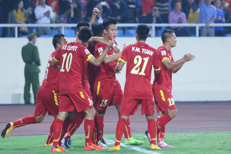 Phút 11, tuyển Việt Nam mở tỷ số sau cú đánh đầu của số 15 Quế Ngọc Hải. (Ảnh: Minh Chiến/Vietnam+)