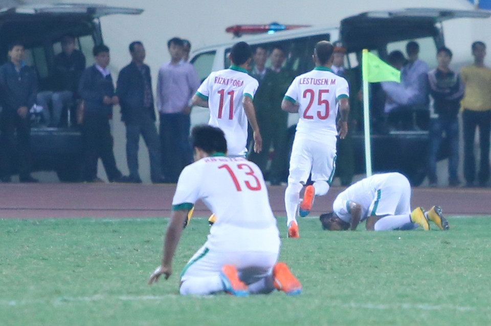 Tuy nhiên, lợi thế của tuyển Việt Nam không duy trì được lâu khi Indonesia quân bình tỷ số ở phút 31. (Ảnh: Minh Chiến/Vietnam+)