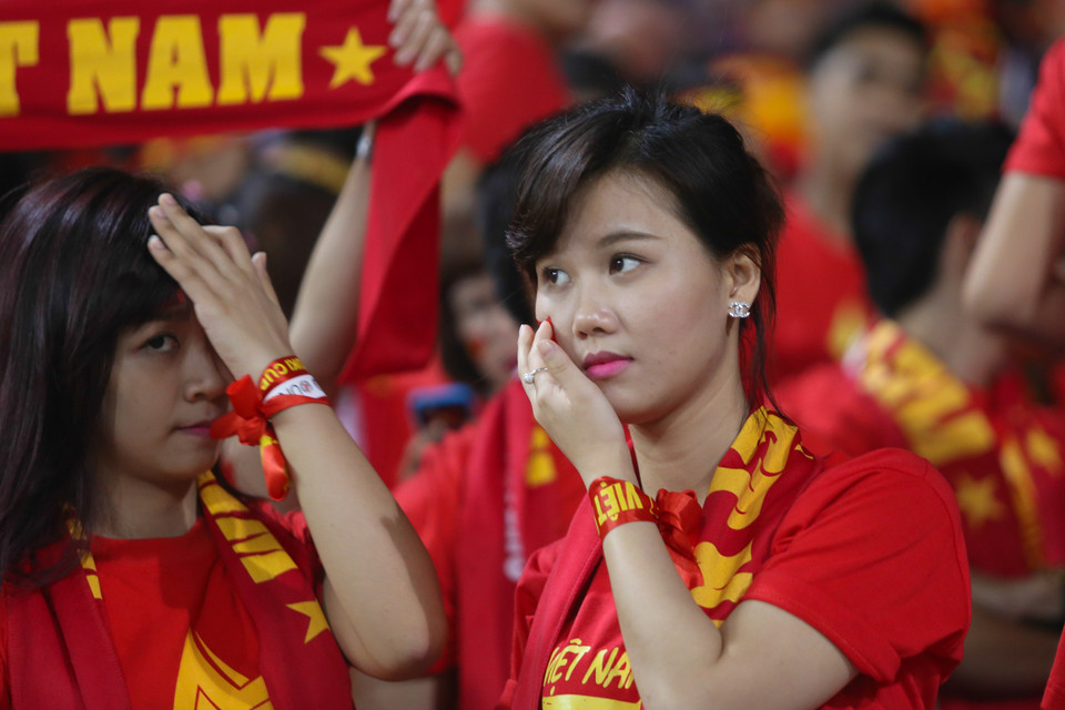 Người hâm mộ đã chờ chiến thắng này quá lâu rồi. Hai kỳ AFF Cup gần nhất, đội tuyển đều thua Philippines. (Ảnh: Minh Chiến/Vietnam+)