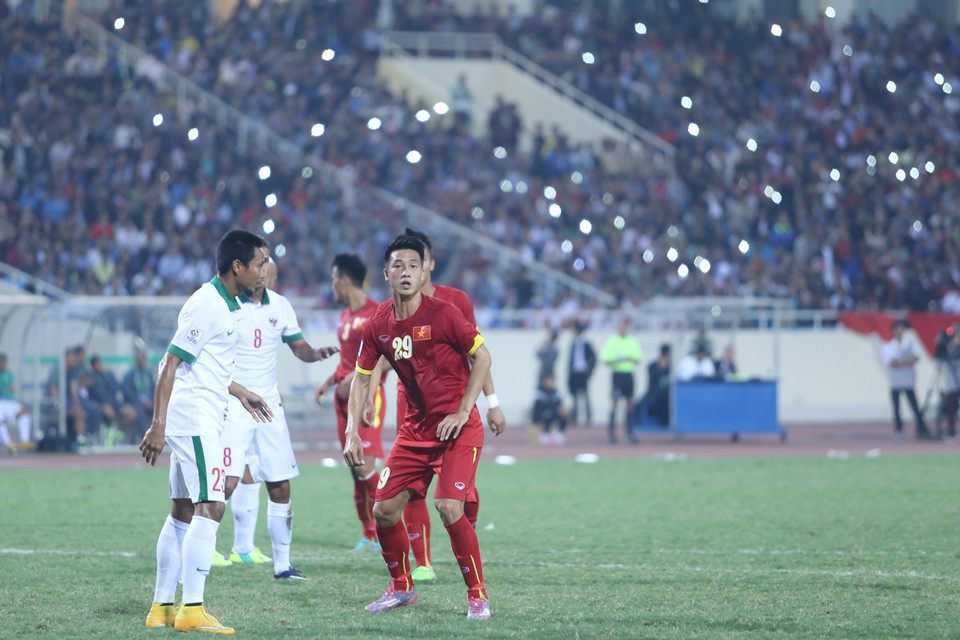 Với những cầu thủ trẻ như Huy Hùng (29), được ra sân đá chính trong một trận cầu như thế này sẽ là kỷ niệm khó quên suốt cuộc đời. (Ảnh: Minh Chiến/Vietnam+)