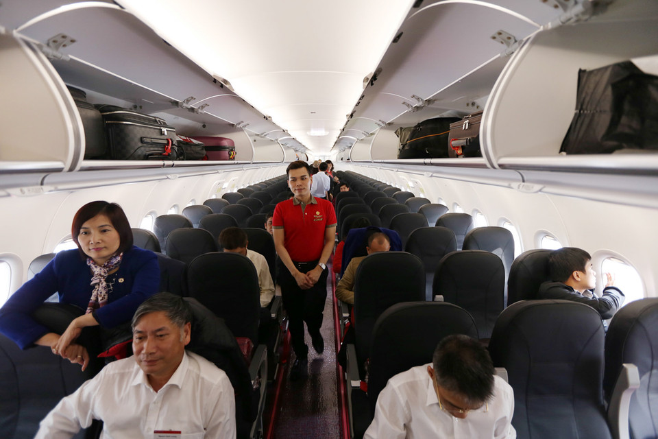 Trong khoang của máy bay A320. (Ảnh: Huy Hùng/TTXVN)