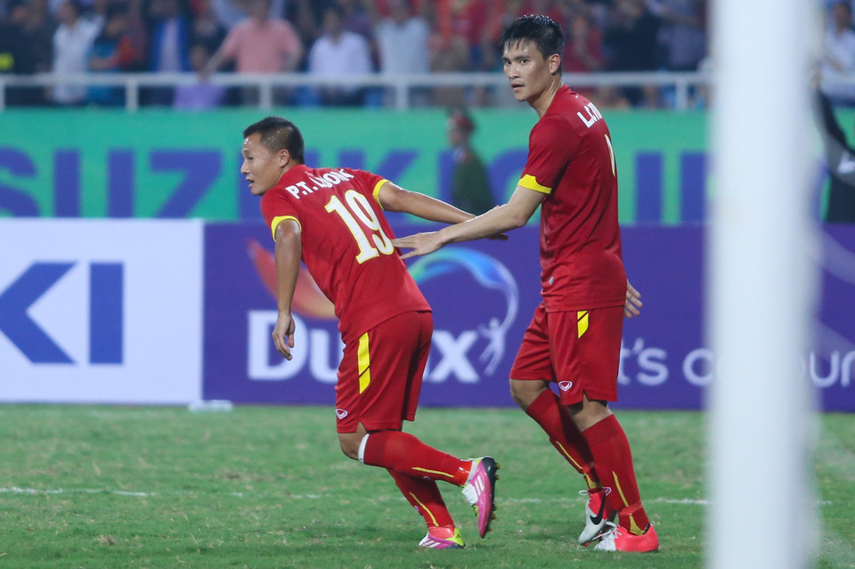 Được hỗ trợ tốt từ đồng đội, Công Vinh “nổ súng” ở phút 84. (Ảnh: Minh Chiến/Vietnam+)