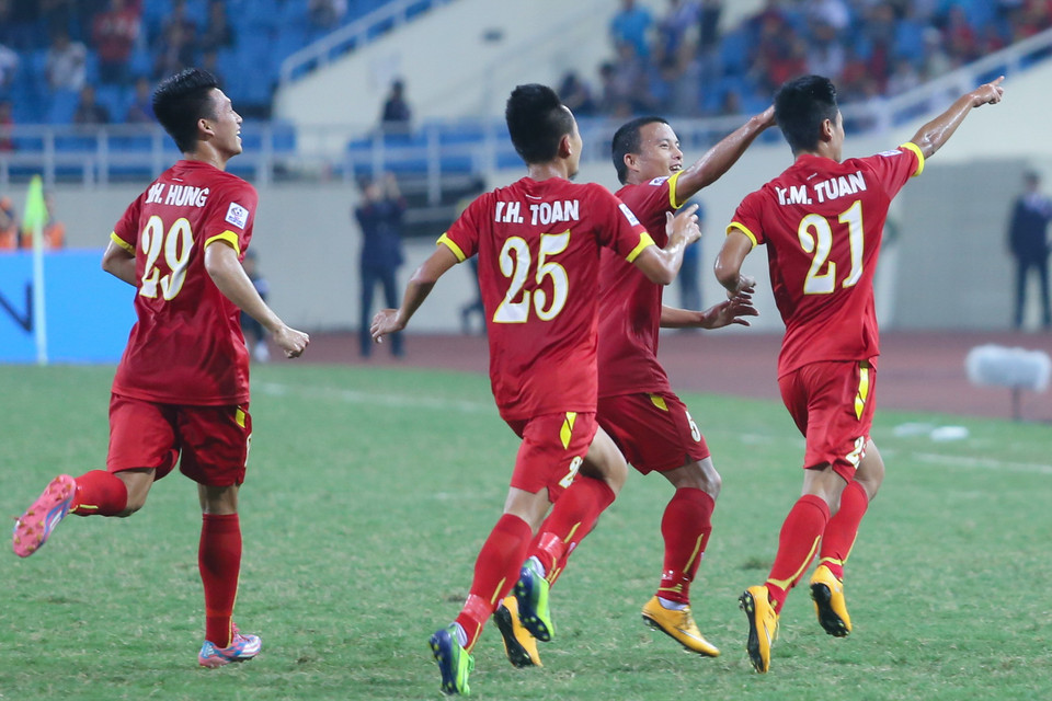 Thắng lọi 3-0 của tuyển Việt Nam được mở màn với pha lập công của Vũ Minh Tuấn (số 21) ở phút 27. (Ảnh: Minh Chiến/Vietnam+)