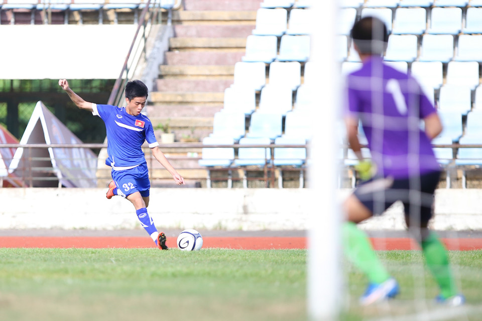 Thanh Hậu cũng góp công trong tình huống ấy khi là người phát động pha bóng tấn công. (Ảnh: Minh Chiến/Vietnam+)
