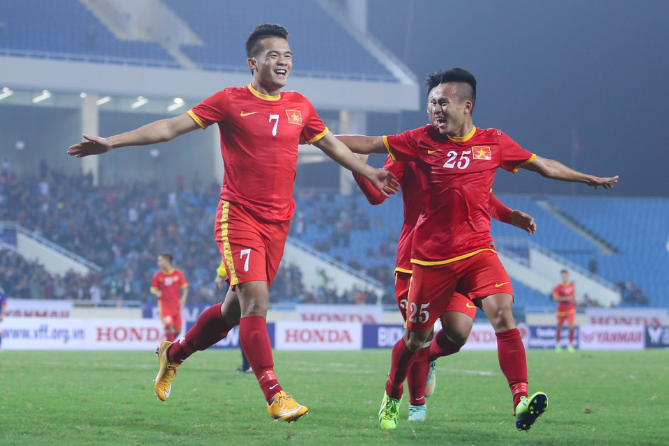 Thắng lợi 3-1 của tuyển Việt Nam được ấn định ở phút 81 sau cú đá bồi của Hoàng Thịnh (7). (Ảnh: Minh Chiến/Vietnam+)