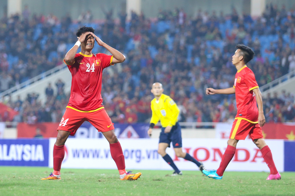 Nhưng khi tuyển Việt Nam còn đang mải mê tấn công, Malaysia đã bắt đầu có câu trả lời. (Ảnh: Minh Chiến/Vietnam+)