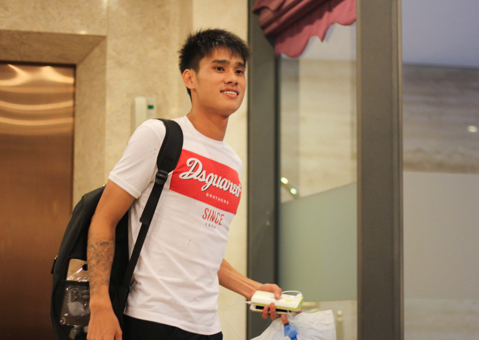 Trung vệ Đinh Tiến Thành là một trong những cầu thủ phải di chuyển xa nhất từ Cần Thơ ra Hà Nội. (Ảnh: Hiếu Lương/Vietnam+)