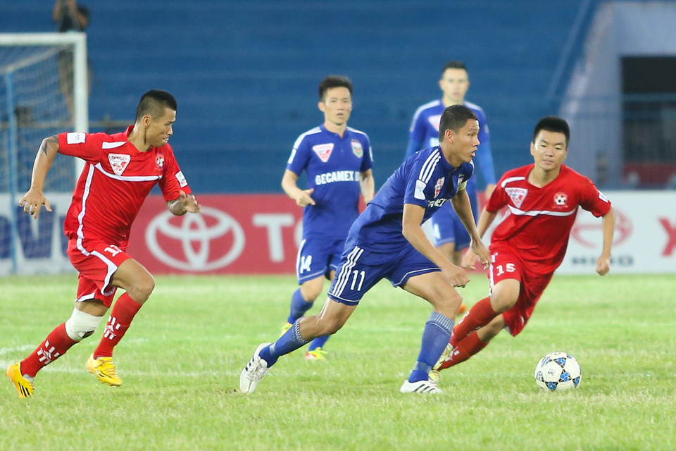 Nhưng hôm nay, Hải Phòng xứng đáng nhận điểm 10 về tinh thần. Khi mùa giải đang đi vào giai đoạn kết thúc với đầy những nghi ngờ, Hải Phòng vẫn ra sân với 200 % ý chí. (Ảnh: Minh Chiến/Vietnam+)