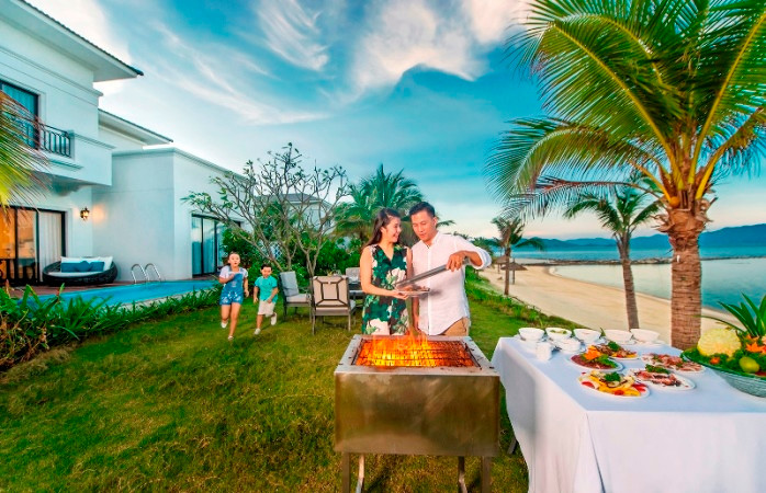 Những bữa tiệc nướng BBQ tại không gian biệt thự nghỉ dưỡng sang trọng. (Nguồn: Vingroup)