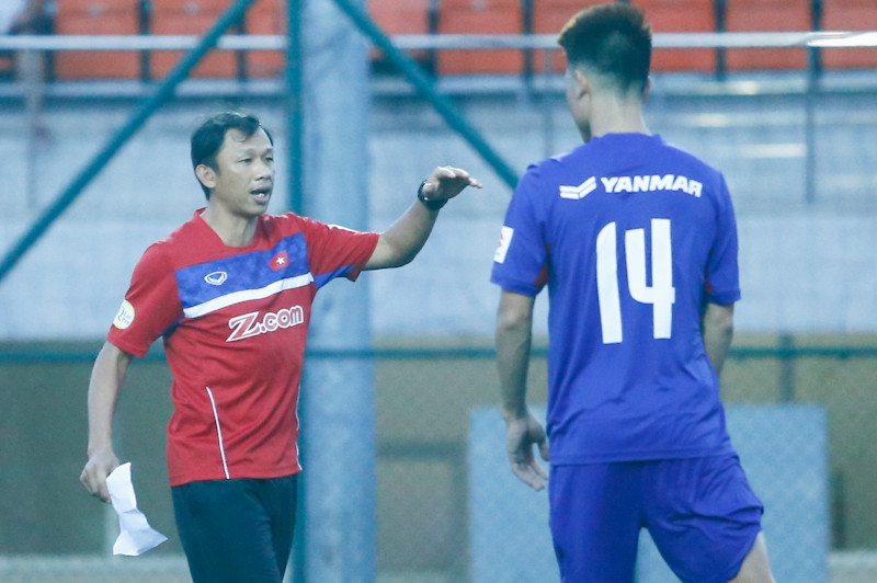 Chia sẻ với VietnamPlus, ông Chung cho biết ông dự lễ mừng công của Thủ tướng dành cho đội tuyển nữ Việt Nam. Thủ tướng cũng đã trao một phần quà nhỏ cho đội tuyển nữ trong chiều tối nay. (Ảnh: Minh Chiến/Vietnam+)