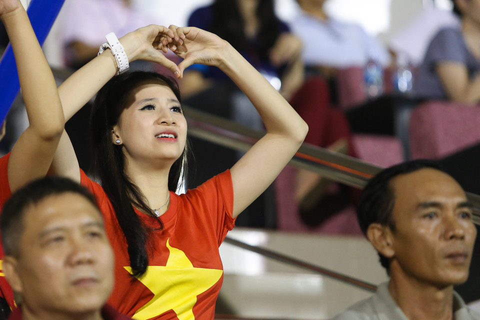 Biểu tượng trái tim luôn được cô giơ lên suốt quãng thời gian thi đấu. (Ảnh: Minh Chiến/Vietnam+)