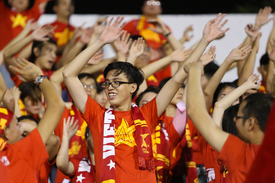 Đập tan những nghi ngờ, hội cổ động viên Việt Nam chứng minh rằng họ luôn đứng bên cạnh cả U21 Việt Nam và U21 Hoàng Anh Gia Lai. (Ảnh: Minh Chiến/Vietnam+)