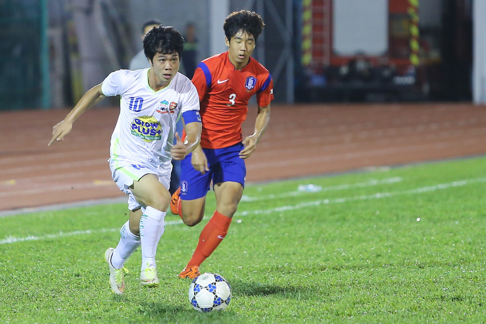 Số 10 chơi xông xáo ngay sau tiếng còi khai cuộc và tạo được vài tình huống nguy hiểm. (Ảnh: Minh Chiến/Vietnam+)