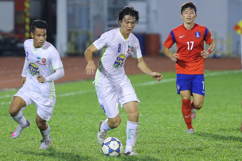 Kể từ đây, U21 Hoàng Anh Gia Lai thực sự bừng tỉnh. Phong độ cao của nhạc trưởng Tuấn Anh giúp đội bóng phố núi dần làm chủ thế trận. (Ảnh: Minh Chiến/Vietnam+)